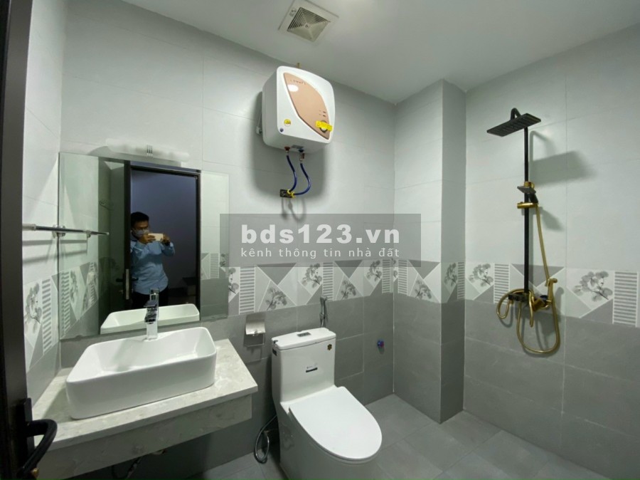 Nhà nguyên căn siêu hiếm Thạch Bàn, 5 phút ra Aeonmall Long Biên, sổ chính chủ