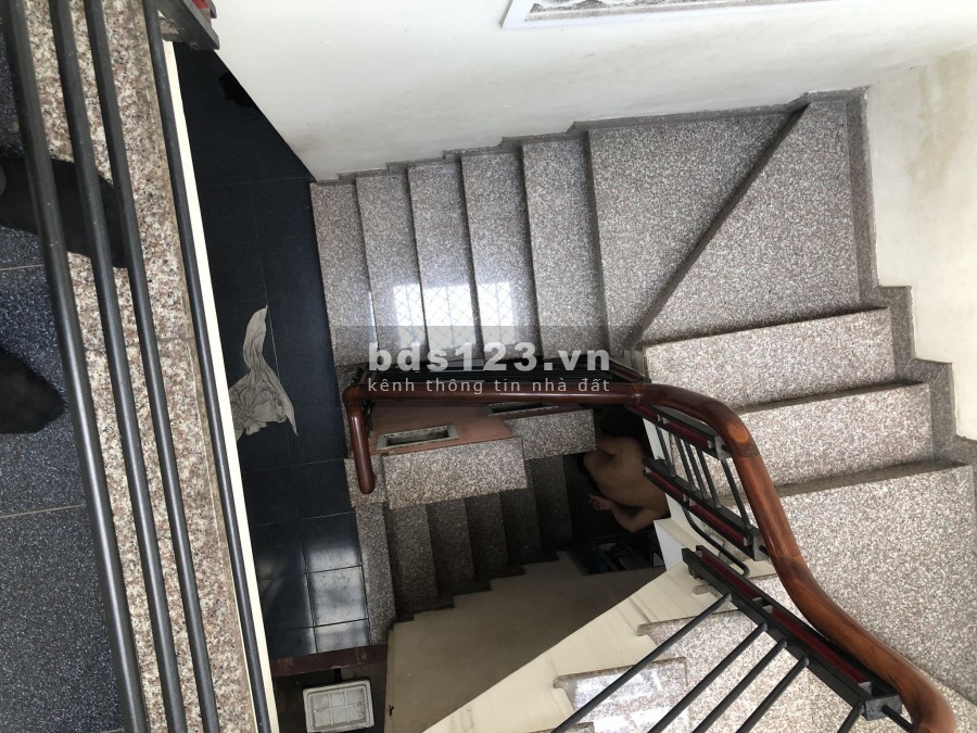 Nhà Lạc Long Quân Siêu To Nở Hậu 99m2-3 Tầng HxH Giá 8.9Ty
