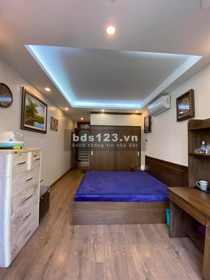 Bán nhà Mặt phố Nguyễn Hoàng, nhà đẹp, dt 36m2 x 6t, mt 4m KD đỉnh, thang máy, giá 5 tỷ 99tr