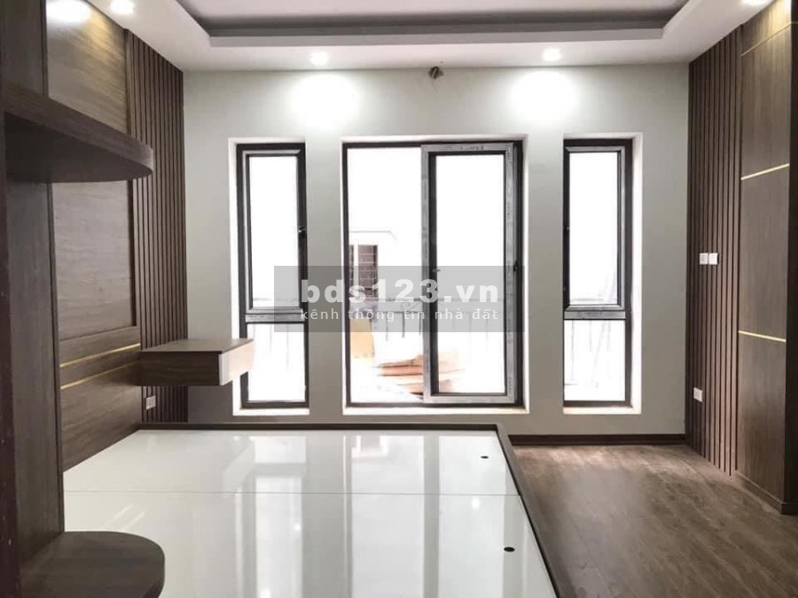 Bán nhà Trần Phú Quận Hà Đông, Cung Điện Hoàng Gia, giá 3.8 tỷ, diện tích 42m2