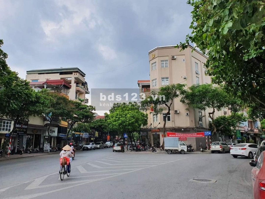 Nhà mặt phố Ngọc Lâm Quận Long Biên vỉa hè rộng kinh doanh đẹp giá bán 21 tỷ