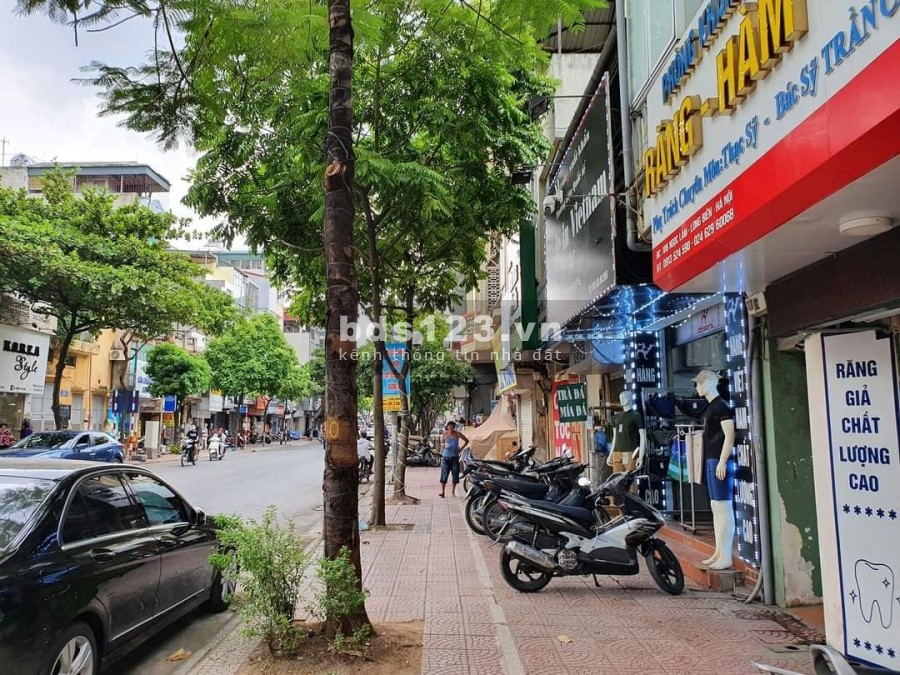 Nhà mặt phố Ngọc Lâm Quận Long Biên vỉa hè rộng kinh doanh đẹp giá bán 21 tỷ