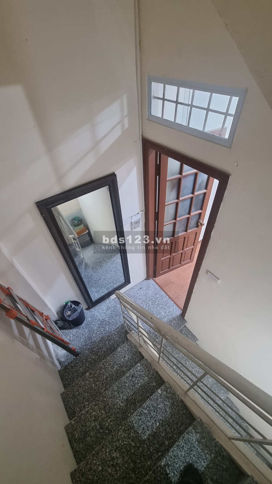 Bán nhà nguyên căn Đội Cấn, khu đất vàng Ba Đình, dt 32m2, 3 tầng, mt 5m, giá 3.1 tỷ