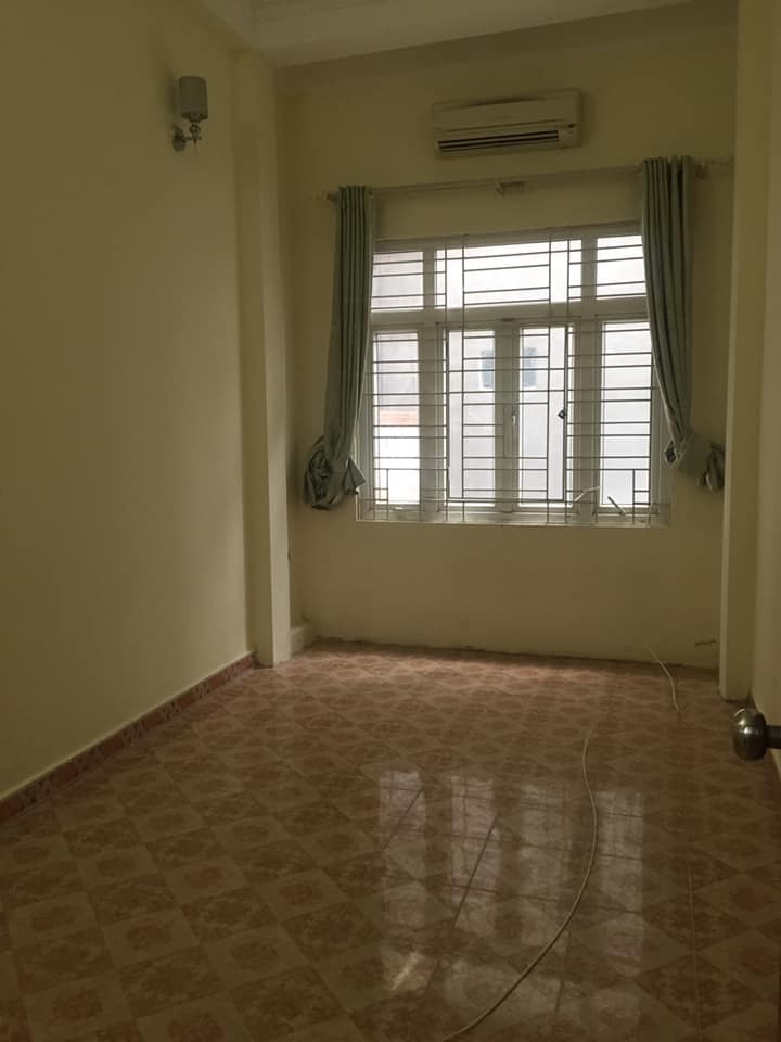 Chính chủ cần bán gấp căn nhà trong ngõ phố Yên Lãng, diện tích 72m2, ngõ ô tô, gần phố