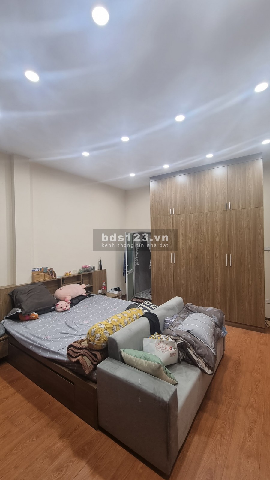 Bán nhà nguyên căn Đội Cấn, khu đất vàng Ba Đình, dt 32m2, 3 tầng, mt 5m, giá 3.1 tỷ