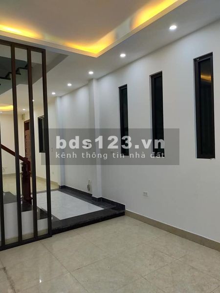 Bán gấp nhà phố Bồ Đề Long Biên, ô tô đổ cổng 5 tầng, dt 57m2, giá nhỉnh 3.5 tỷ