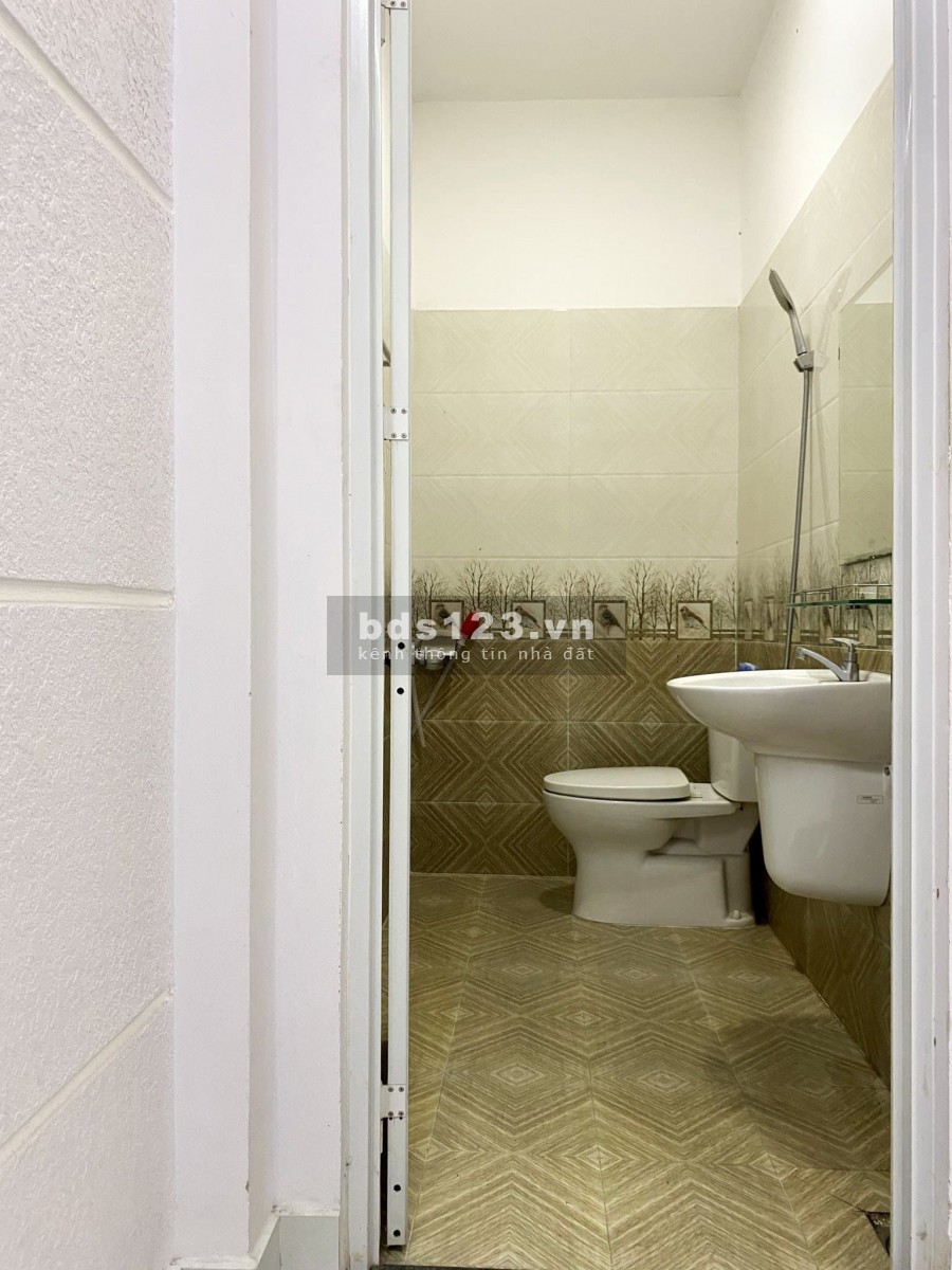 Bán gấp nhà Trung tâm Bình Thạnh, 5 tầng bê tông cốt thép, giá bán 4.95 tỷ