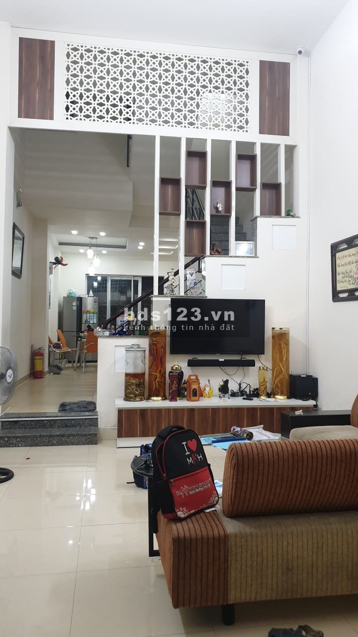 Nhà hai mặt tiền hẻm 6m, dt 68m2, 3 tầng đúc, Gò Dầu Quận Tân Phú, giá chỉ 6.6 tỷ