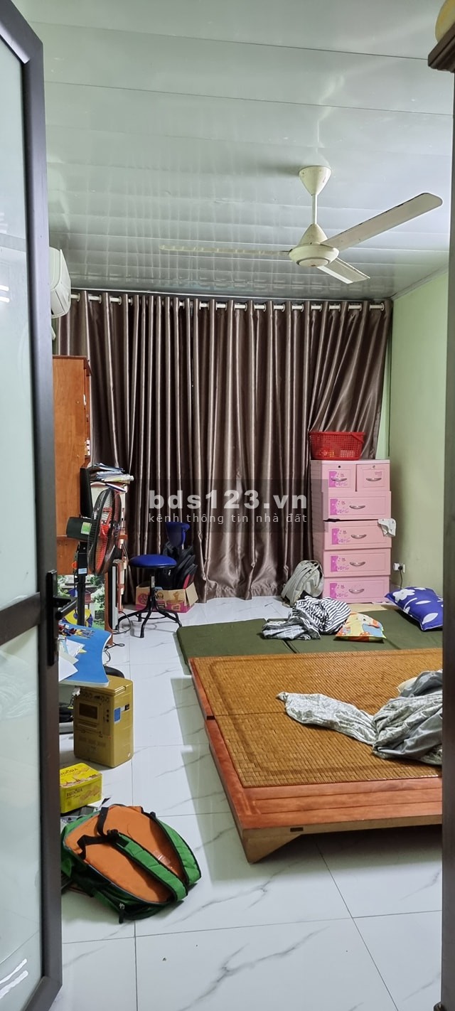 Bán nhà Đại Từ 20m ra phố ô tô đất vuông đẹp, sổ đẹp gần chợ, giá 3 tỷ