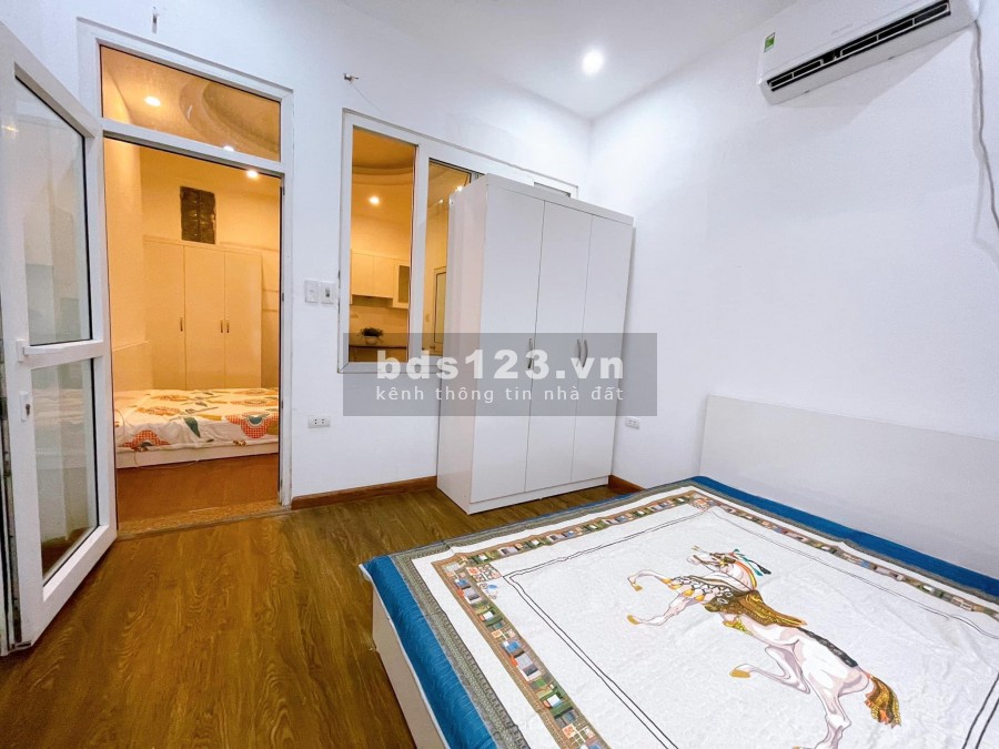 Cần bán nhà mặt ngõ Thịnh Quang, Đống Đa, ô tô kd đỉnh, dt 47m2, 6 tầng, 11 phòng khép kín