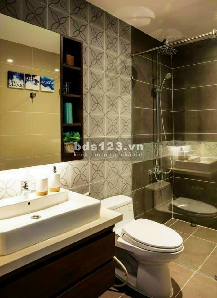 Bán nhà mới 1 trệt 2 lầu, tại Dĩ An, sổ riêng có ngân hàng cho vay