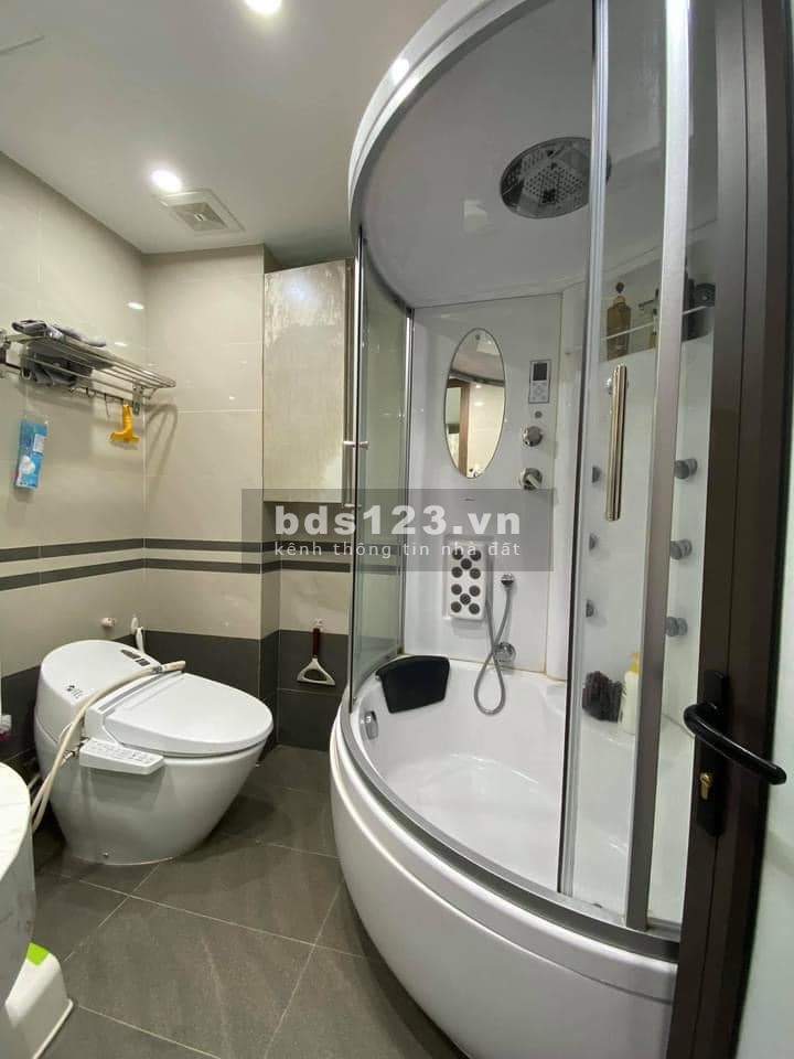 Bán nhà Mặt phố Nguyễn Hoàng, nhà đẹp, dt 36m2 x 6t, mt 4m KD đỉnh, thang máy, giá 5 tỷ 99tr