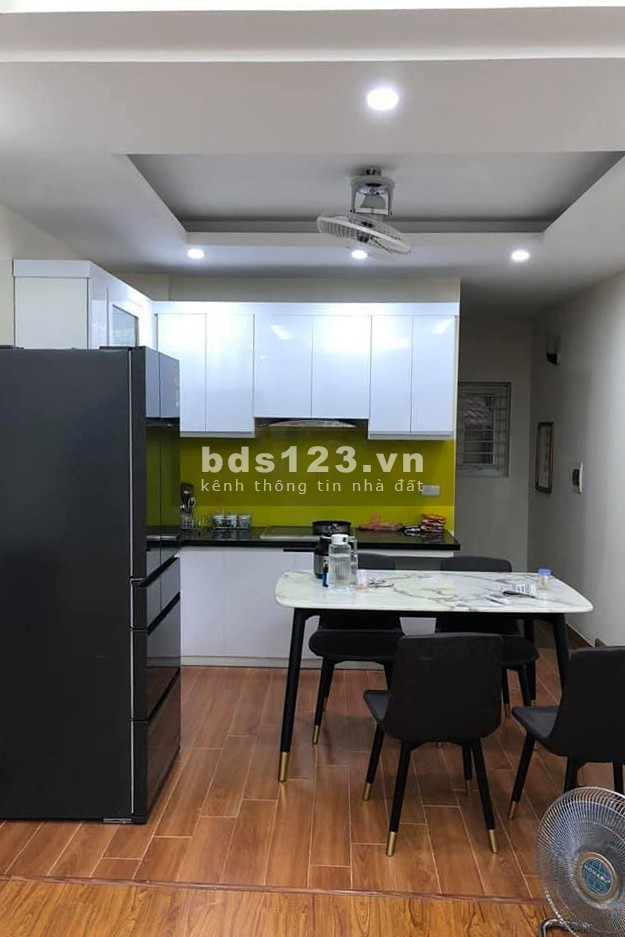 Nhà đẹp 6 tầng ở ngay Lê Trọng Tấn, ô tô tải vào nhà, dân trí cao dt 40m2 giá 6,8 tỷ