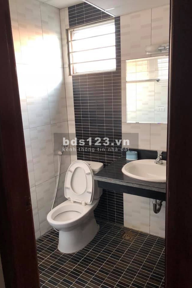 Nhà đẹp 6 tầng ở ngay Lê Trọng Tấn, ô tô tải vào nhà, dân trí cao dt 40m2 giá 6,8 tỷ