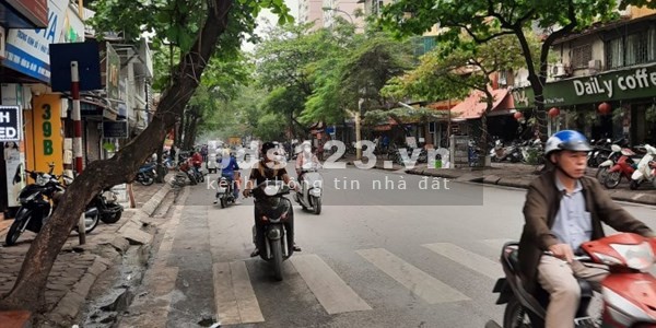 Bán nhà nát HXT tránh đường Phạm Văn Đồng quận Bình Thạnh 180m2 giá chỉ 7tỷ750