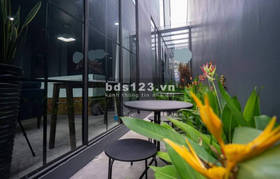 Cho thuê nhà 3 lầu mặt tiền đường Phú Thuận Quận 7, tiện ích xung quanh đầy đủ
