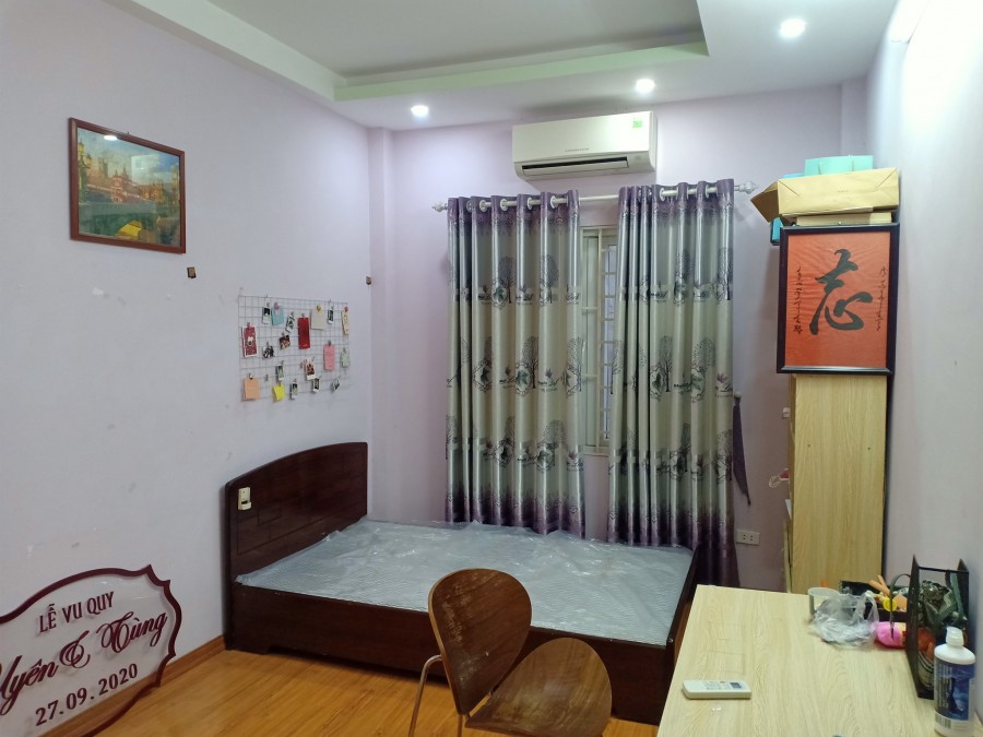 Bán nhà rộng 40m2, 5 tầng Ô tô đỗ cửa tại đường Dương Quảng Hàm giá hơn 4 tỷ