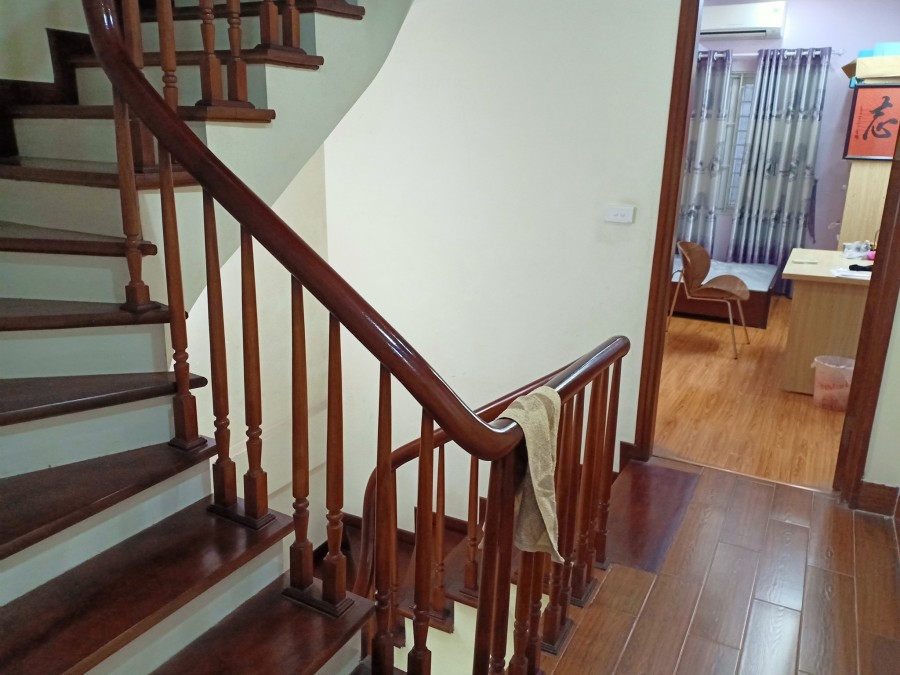 Bán nhà rộng 40m2, 5 tầng Ô tô đỗ cửa tại đường Dương Quảng Hàm giá hơn 4 tỷ