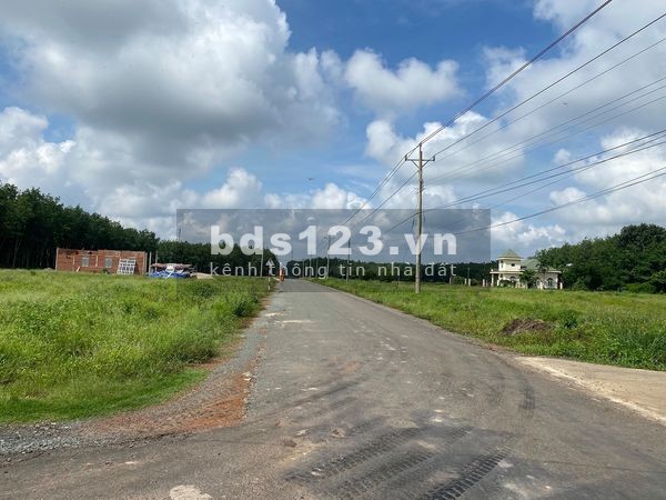 Bán đất trung tâm thành phố Đồng Xoài, có thổ cư, giá bán 450 triệu