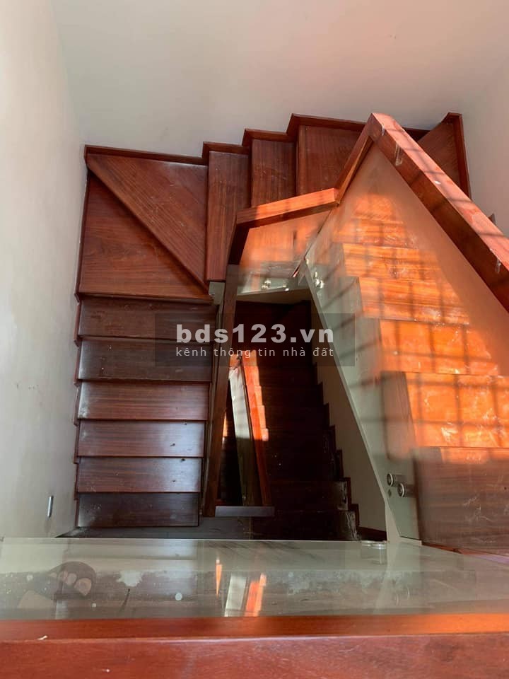 Bán nhà ĐẸP mới tinh NGỌC TRINH, MORNING đỗ cửa Nguyễn Văn Cừ, nhỉnh 5 tỷ