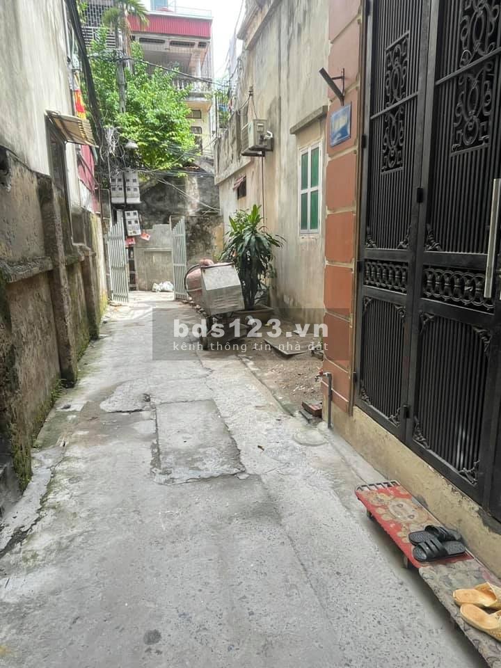 Bán Đất đẹp, ngõ thẳng, phố Bà Triệu, Hà Đông, diện tích 40m2, giá chỉ 2.3 tỷ.