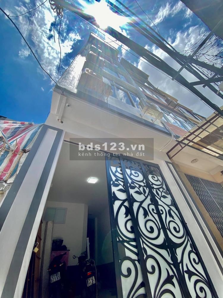 Bán nhà Tân Mai, Quận Hoàng Mai, ô tô đỗ diện tích 35m2 giá bán 2.95 tỷ, lhcc