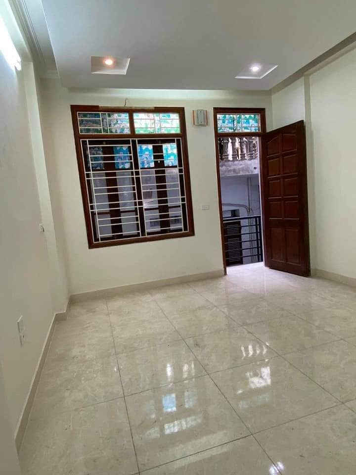 Bán nhà đẹp Nguyên Hồng dt 28m2*6 tầng, mt 4m giá 3,9 tỷ, 10m ra phố kd online ở ngay