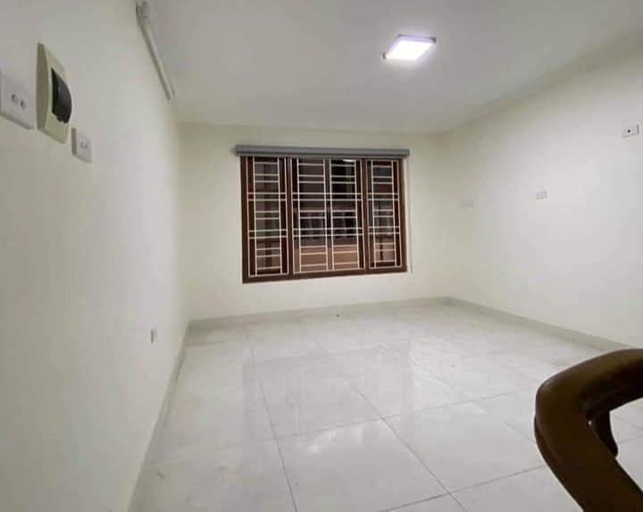 Bán nhà đẹp Nguyên Hồng dt 28m2*6 tầng, mt 4m giá 3,9 tỷ, 10m ra phố kd online ở ngay