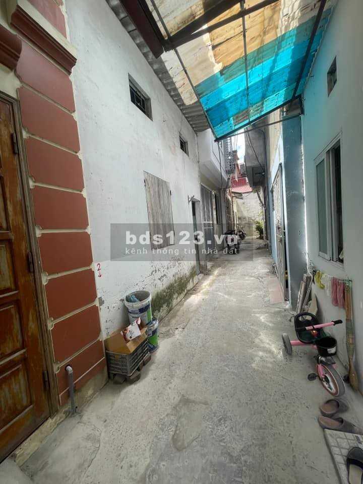 Bán Đất đẹp, ngõ thẳng, phố Bà Triệu, Hà Đông, diện tích 40m2, giá chỉ 2.3 tỷ.