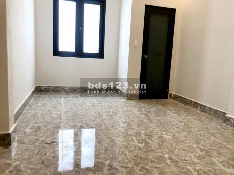 Nhà mới xây. Ngay cạnh ĐH Công Nghệ Thực Phẩm giá bán 4,3 tỷ, sổ hồng riêng