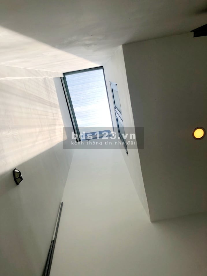 Nhà mới xây. Ngay cạnh ĐH Công Nghệ Thực Phẩm giá bán 4,3 tỷ, sổ hồng riêng
