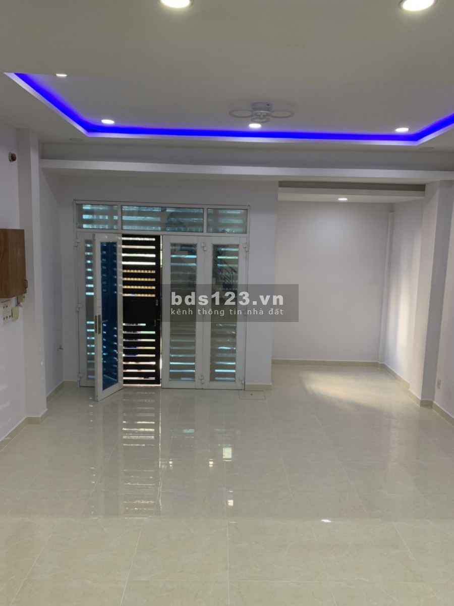 Chủ cần ra đi căn nhà xây mới long lanh, giá bán 4.3 tỷ, liên hệ 0909083678