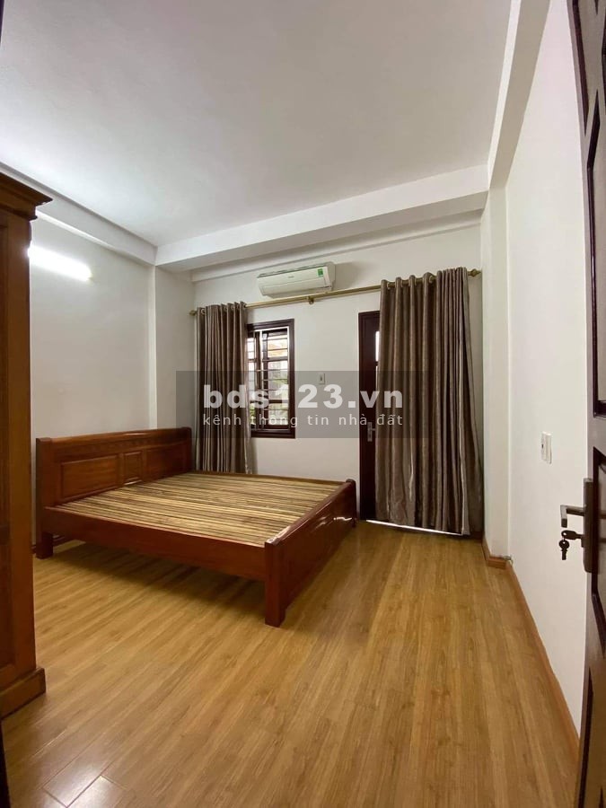Bán nhà Thanh Nhàn Hai Bà Trung, 5 tầng đúc, sát mặt phố lô góc, nhà đẹp giá 5 tỷ