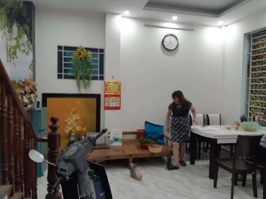 Nhà bán Xuân La, diện tích sử dụng 42m2, 4 tầng, mt 3.6m, ô tô, Tây Hồ, giá 3.2 tỷ