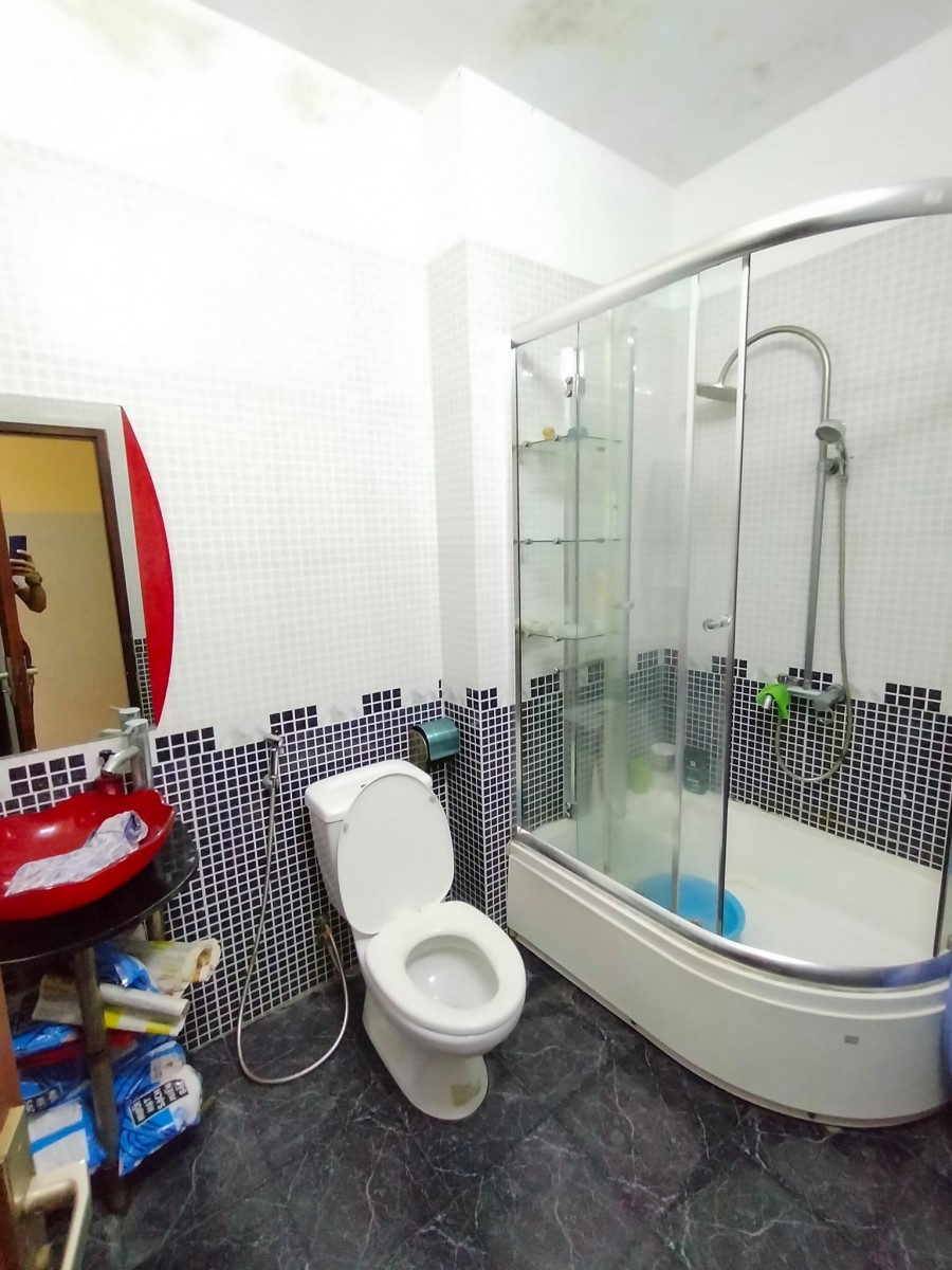 Cần bán nhà phố Bạch Mai, dt 35m2, 4 tầng, 3 phòng ngủ ngõ rộng, gần phố giá 2.65 tỷ, lh 034357733