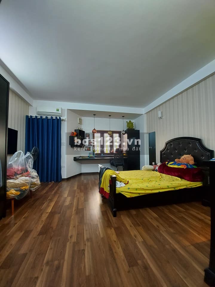 Bán nhà Ngọc Lâm View hồ đẳng cấp Gara ô tô tránh mặt tiền khủng