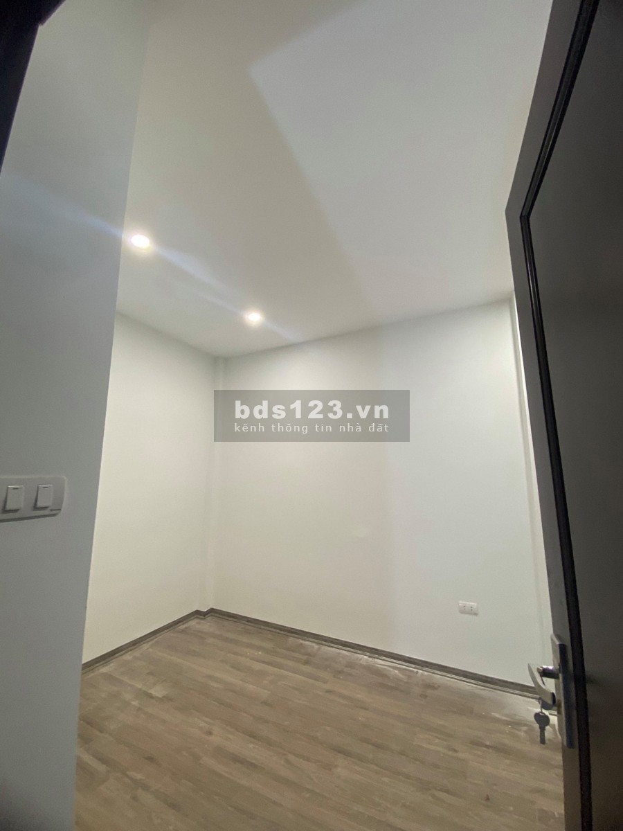Bán nhà đẹp Nguyễn Khang Cầu Giấy ngõ thông khắp ngã 50m ra phố dt 48m2, giá chỉ 5.1 tỷ