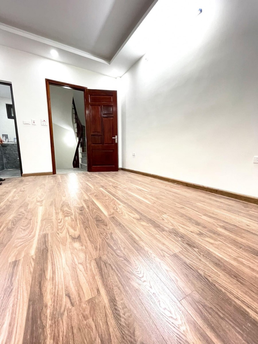 Nhỉnh 6 tỷ có nhà mới - Gara ô tô 7 chỗ - 6 tầng - ô tô đỗ cạnh nhà ngày đêm LH 0902224679