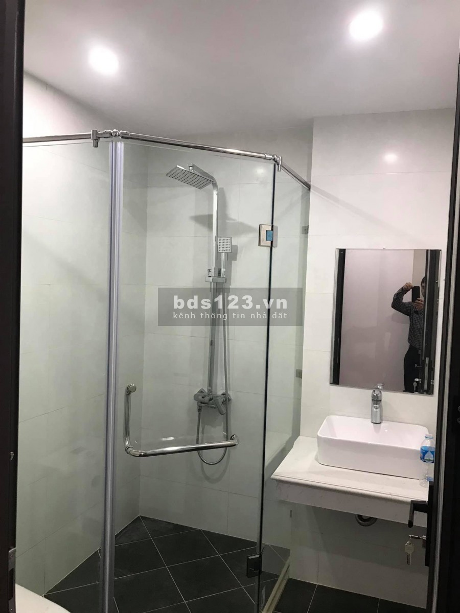Bán nhà phố Kim Quan, Ô Cách Long Biên, xây mới 5 tầng đúc kiên cố, giá bán 3.2 tỷ