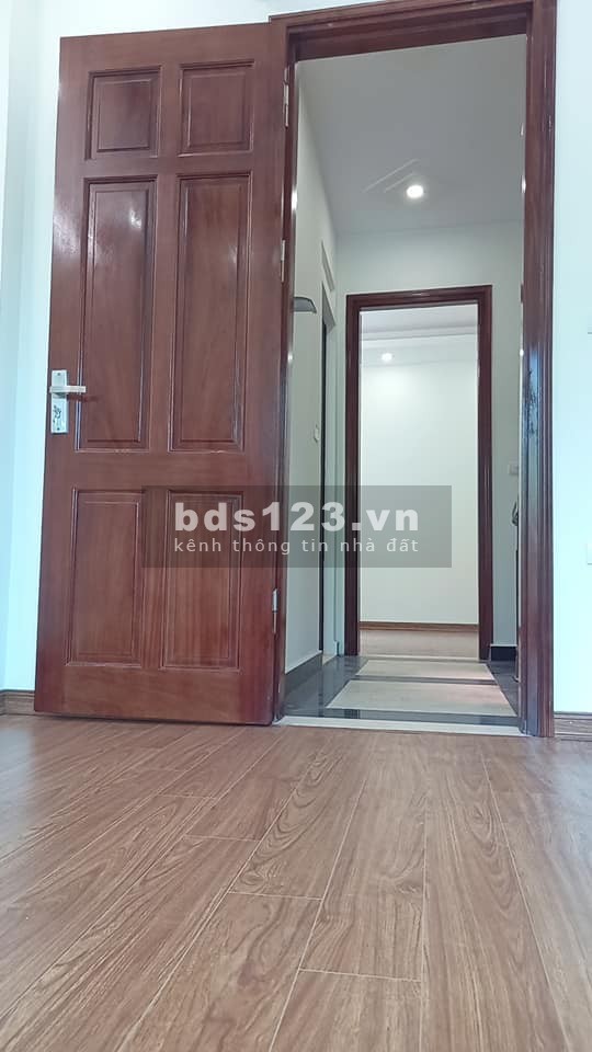 Bán nhà Lê Quang Đạo, diện tích 34m2, 3 bước ra đường đôi, giá 3.x tỷ (x nhà trẻ).