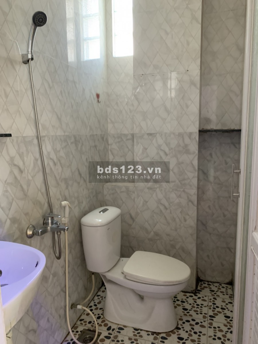 Chủ cần ra đi căn nhà xây mới long lanh, giá bán 4.3 tỷ, liên hệ 0909083678