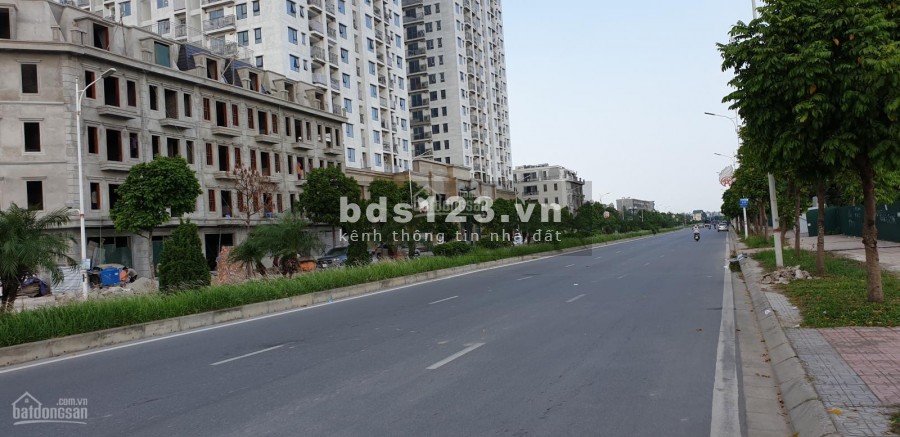 Bán đất mặt phố Hồng Tiến, lô góc vị trí cực đẹp, khu vực phát triển cực mạnh