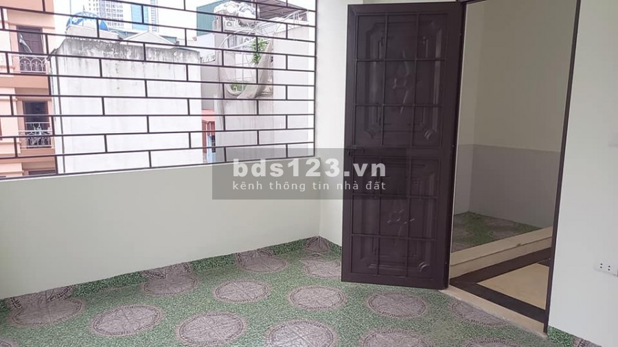 Bán nhà Lê Quang Đạo, diện tích 34m2, 3 bước ra đường đôi, giá 3.x tỷ (x nhà trẻ).