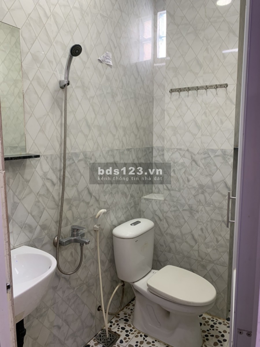Chủ cần ra đi căn nhà xây mới long lanh, giá bán 4.3 tỷ, liên hệ 0909083678