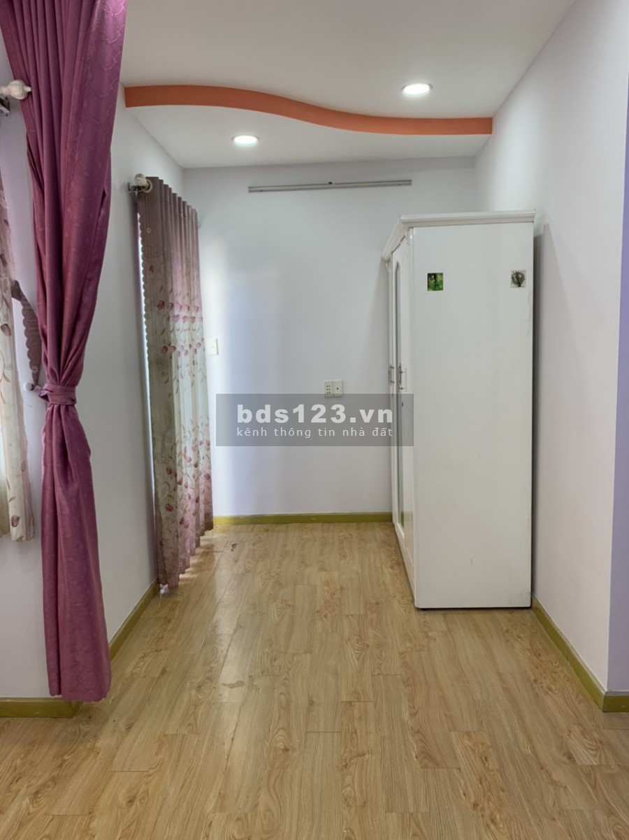 Chủ cần ra đi căn nhà xây mới long lanh, giá bán 4.3 tỷ, liên hệ 0909083678