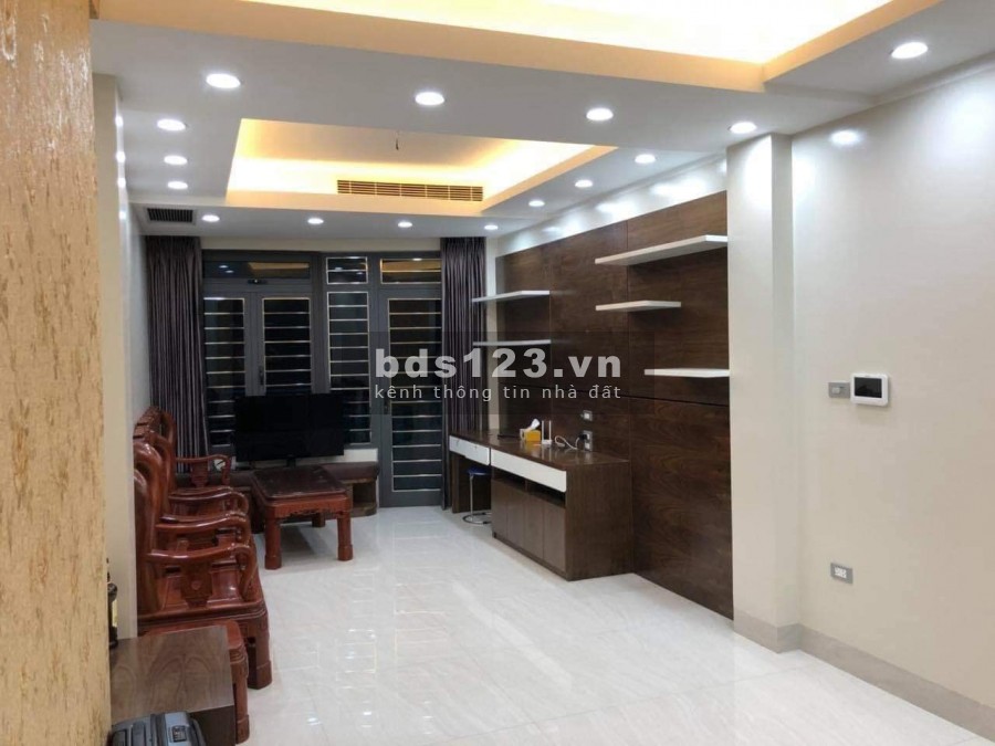 Bán gấp nhà Bùi Xương Trạch, Thanh Xuân diện tích 50m2, 4 tầng, giá chỉ 3.6 tỷ. lh 0368781929