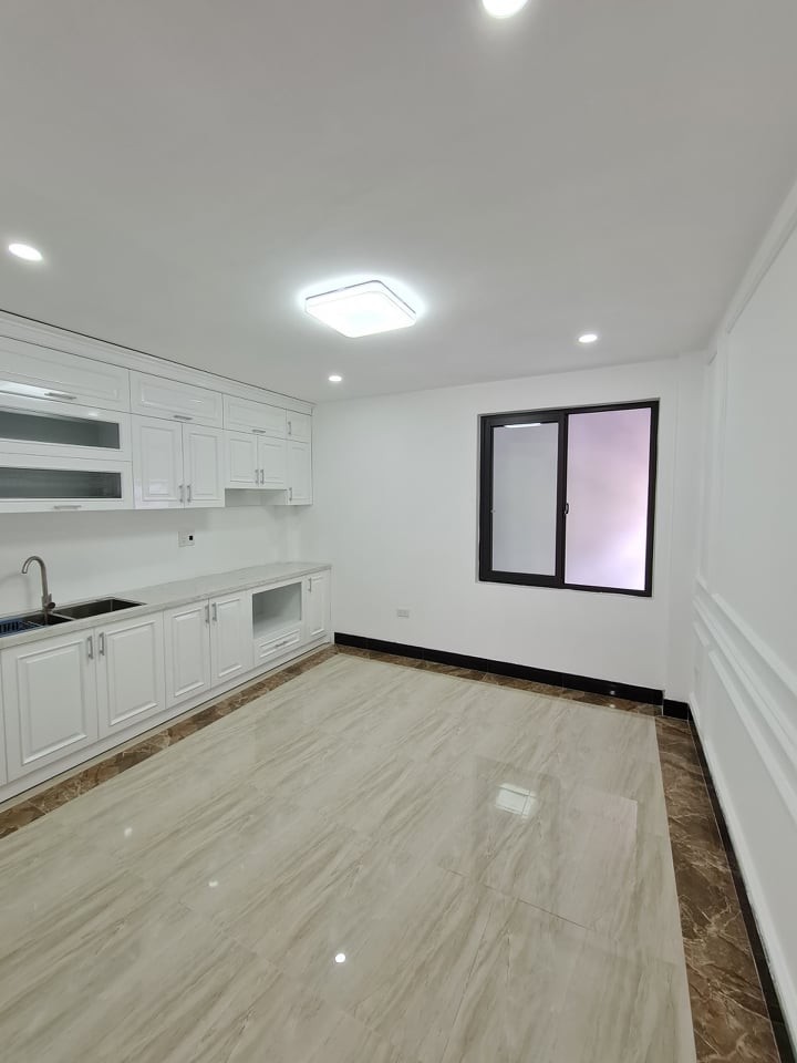 Bán nhà Lâm Du, Bồ Đề 6 tầng, Gara 7 chỗ, nhà mới 6 tầng, thang máy 0904691185