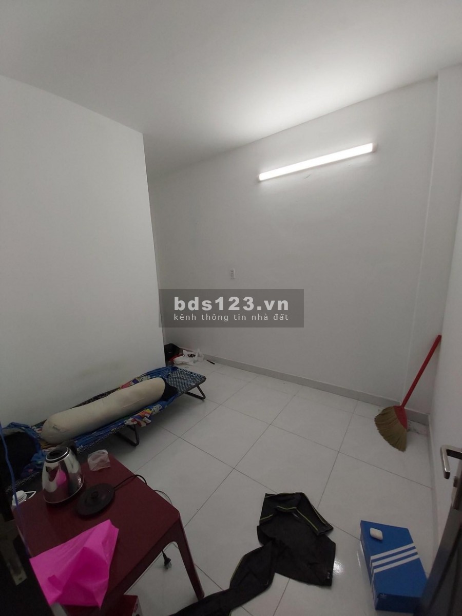 Nhà nguyên căn Phạm Văn Bạch 2 tầng HXH diện tích cực to giá cực rẻ