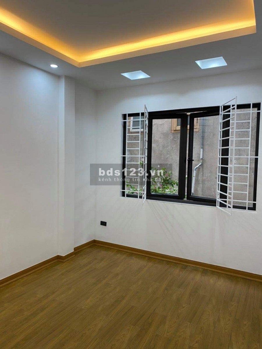 Nhà phố Kim Đồng vị trí đỉnh, giao thông tuyệt vời, dt 40m2, 5. tầng giá bán 2.9 tỷ