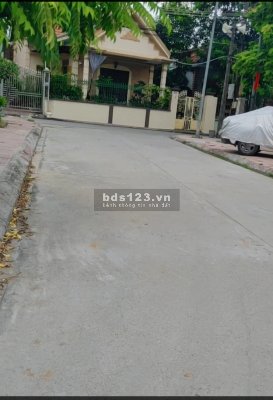 Cần bán vài ô thuộc "Nhóm nhà ở Cẩm Bình" Sau vườn hoa Cẩm Bình Cẩm Phả, sổ đỏ chính chủ
